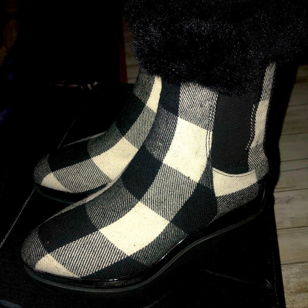 Women’s DKNY boots